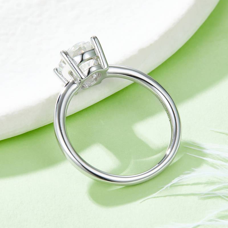 Classic蛋形S925银镀白金MoissaniteWomen's Ring3.0ctD级